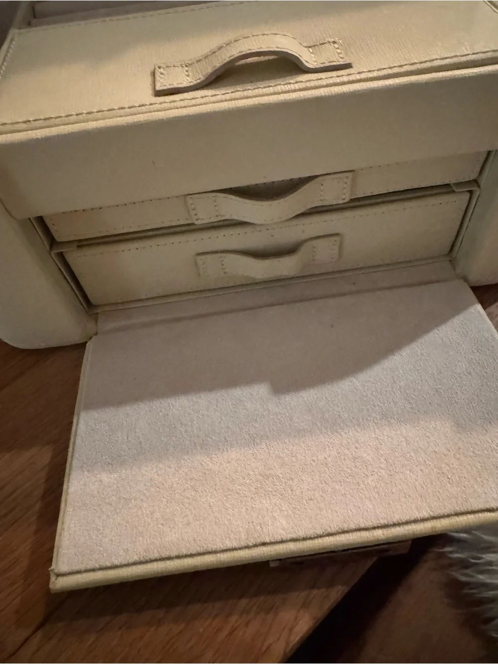 Pottery Barn Cream Leather Jewelry Train Case with Top Handle